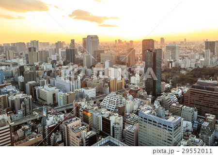 黄昏色に染まった夕方の都市風景　浜松町から芝浦方向を望む 29552011