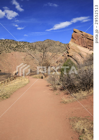 ハイキング　トレイル　レッドロックス公園　 29552513