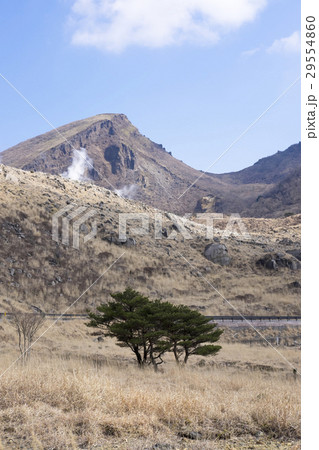 えびの高原の韓国岳と硫黄山 29554860