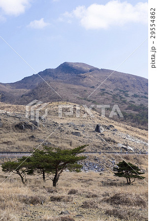 えびの高原の韓国岳と硫黄山 29554862