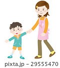 手をつなぐ男の子とエプロン姿の女性 29555470