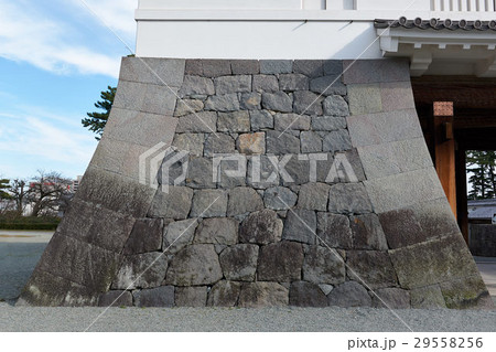 シンメトリーの石垣、小田原城銅門（あかがねもん）、神奈川県 29558256