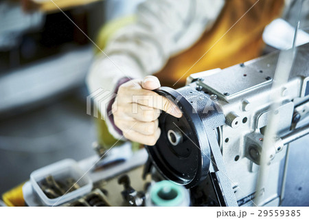 裁縫　手元 29559385