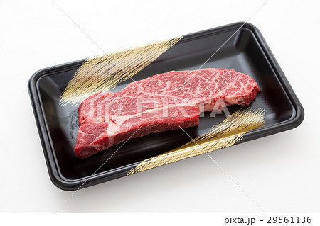 黒毛和牛の肩ロースステーキ 生肉 黒毛和牛の肩ロースステーキ 生肉 29561136