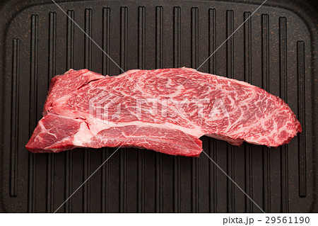 黒毛和牛の肩ロースステーキ 生肉 黒毛和牛の肩ロースステーキ 生肉 29561190