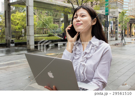 女性 メス 女の人 29561510