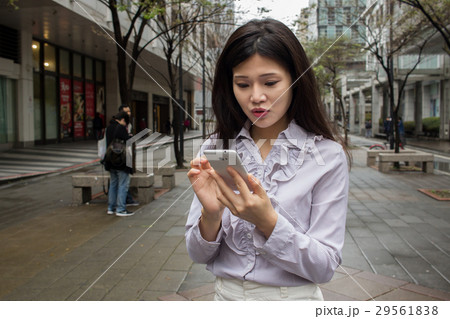 女性 メス 女の人 29561838