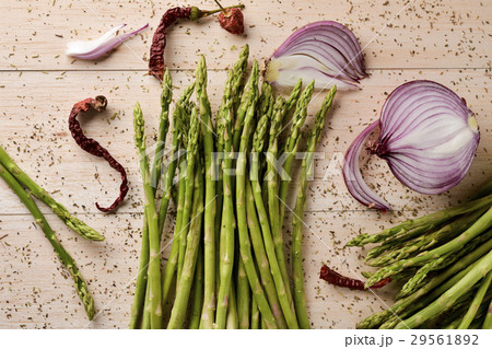 wild asparagus wild asparagus 29561892
