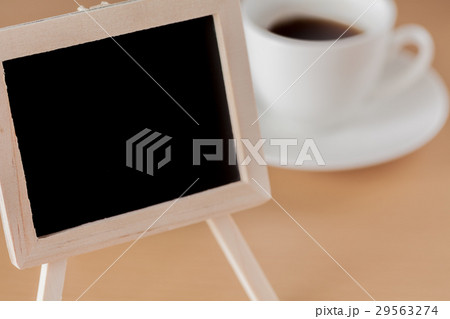 メッセージボードとコーヒーカップ メッセージボードとコーヒーカップ 29563274
