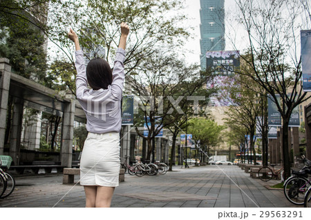 女性 メス 女の人 29563291