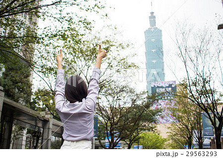 女性 メス 女の人 29563293