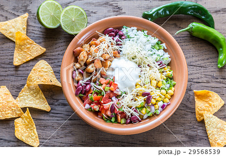 Chicken burrito bowl 29568539