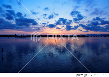 夕焼けの浜名湖 29569038