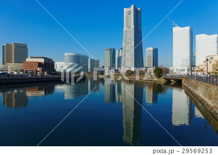 みなとみらい横浜とランドマークタワー 29569253