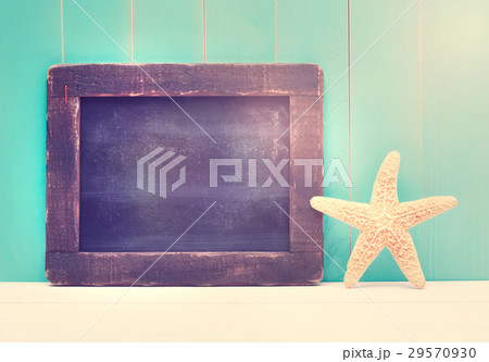 Starfish and small chalkboard 29570930