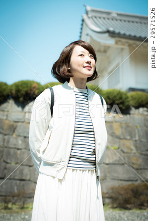 観光 旅 女性 観光 旅 女性 29571526
