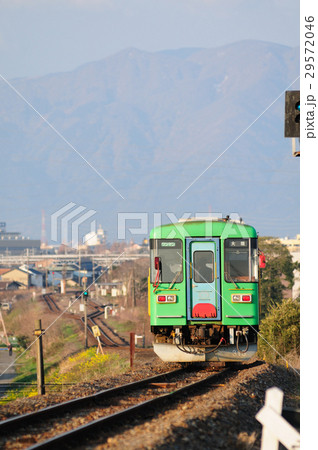 樽見鉄道のカラフルなディーゼルカー 29572046
