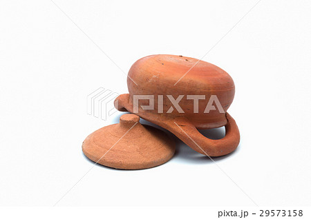 earthen pot isolated on white background 29573158