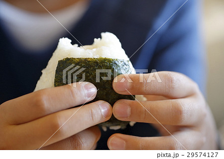 おにぎり 29574127