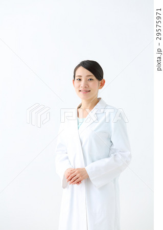 白衣の女性 白衣の女性 29575971