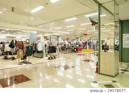 ショッピングモール ショッピングセンター ショッピングイメージの写真素材