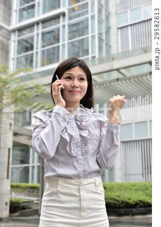 女性 メス 女の人 29582613