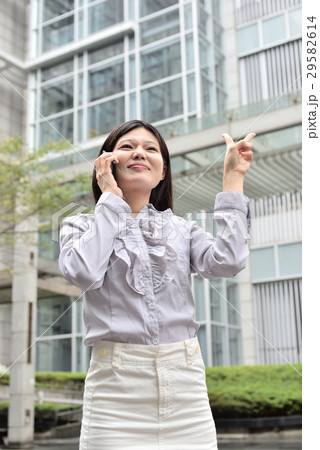 女性 メス 女の人 29582614