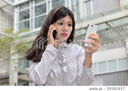 女性 メス 女の人 29582637