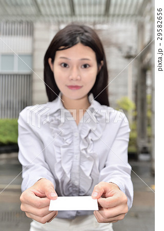 女性 メス 女の人 29582656