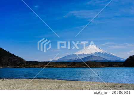 精進湖から望む富士山 精進湖から望む富士山 29586931