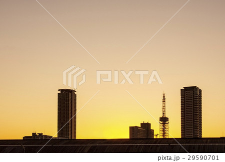都市開発　都市風景　高層ビル　背景素材　ビルディング　 29590701