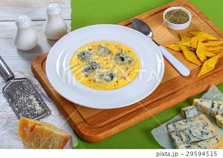 hot delicious creamy gorgonzola polenta, close-up 29594515
