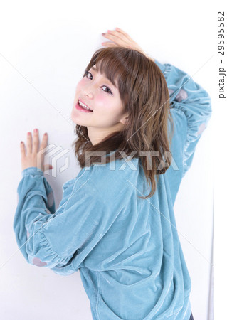 若い女性 ヘアスタイル 若い女性 ヘアスタイル 29595582