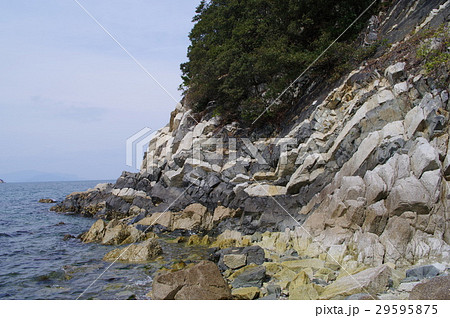 鹿浦越のランプロファイヤ岩脈の写真素材