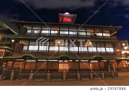 道後温泉本館の夜景 29597888