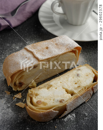 Strudel with cheese and raisins 29602378