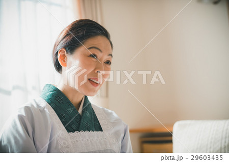 woman during pregnancy or shortly after childbirth 29603435