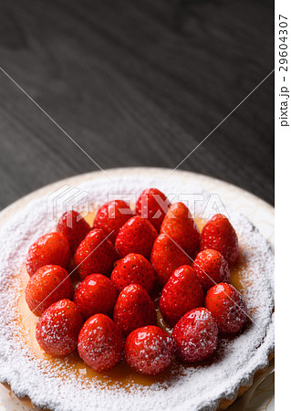 strawberry tart 29604307
