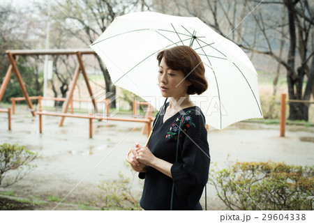 雨 傘 女性 雨 傘 女性 29604338
