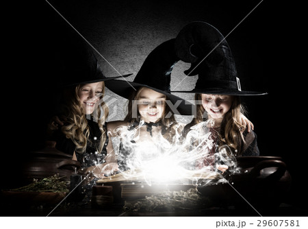 Three little witches 29607581