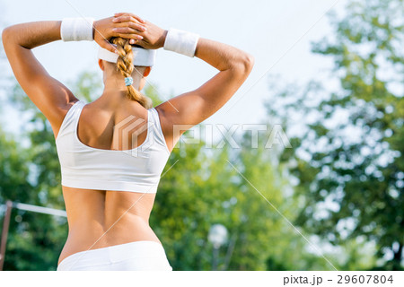 Woman runner Woman runner 29607804