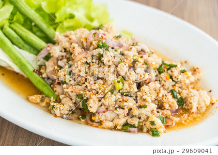 Spicy minced chicken salad 29609041