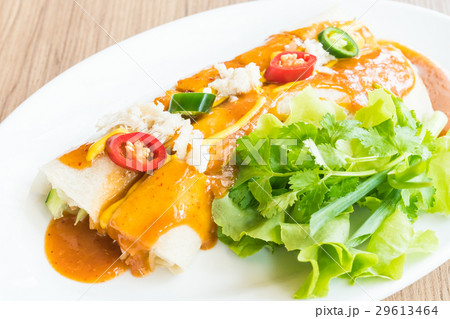 Spring roll Spring roll 29613464