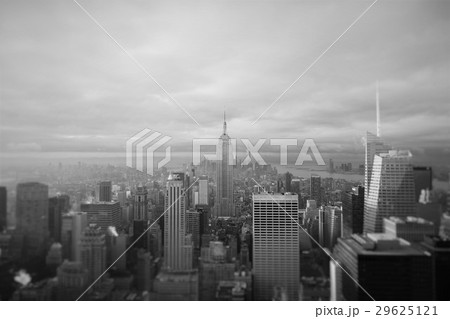 エンパイアステートビルから臨むロックフェラーセンター 29625121