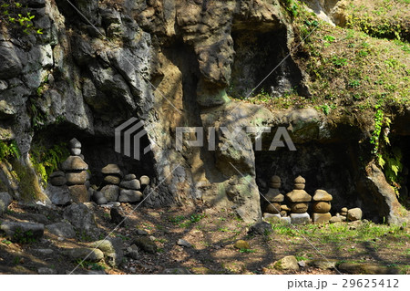 3月　逗子62まんだら堂やぐら群・五輪塔 29625412