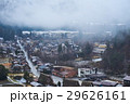 雪の積もっていない白川郷 29626161