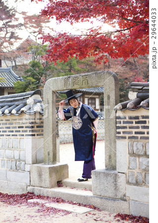 Go out with Korean traditional clothes 'Hanbok' 281 29644033