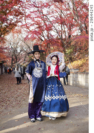 Go out with Korean traditional clothes 'Hanbok' 190 29644245
