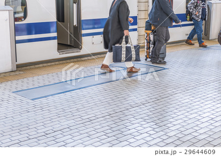 東海道新幹線　新横浜駅　ホーム 29644609