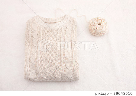 a ball of wool 057 29645610